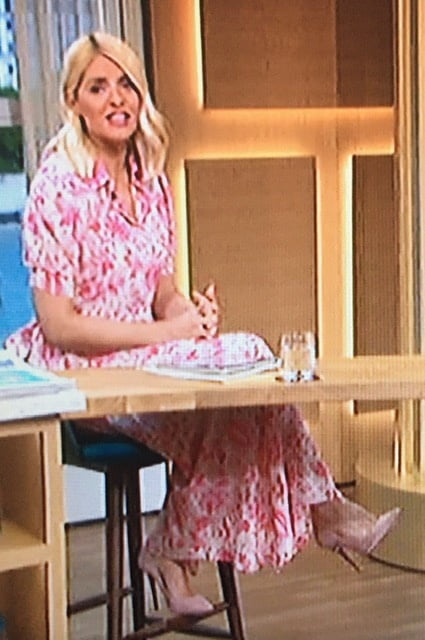 Pieds et talons fétiches- holly willoughby
 #90290285