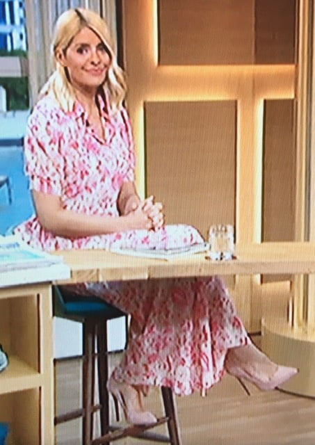 Pieds et talons fétiches- holly willoughby
 #90290293