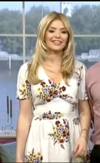 Fetiche de pies y tacones- holly willoughby
 #90290332