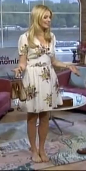 Pieds et talons fétiches- holly willoughby
 #90290353