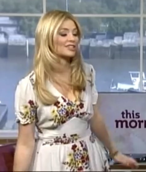 Pieds et talons fétiches- holly willoughby
 #90290365