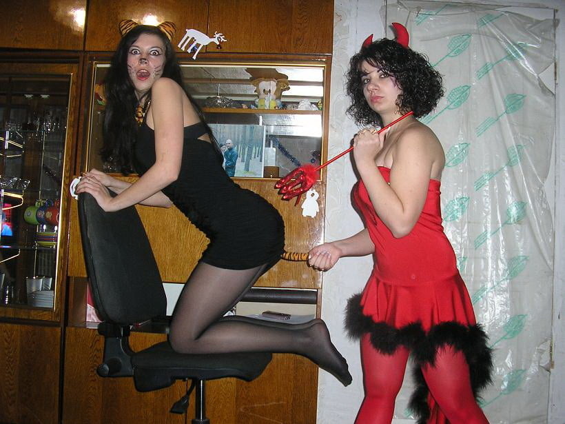 Brunette party on #101054133