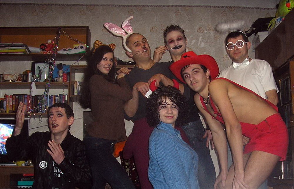 Brunette party on #101054139
