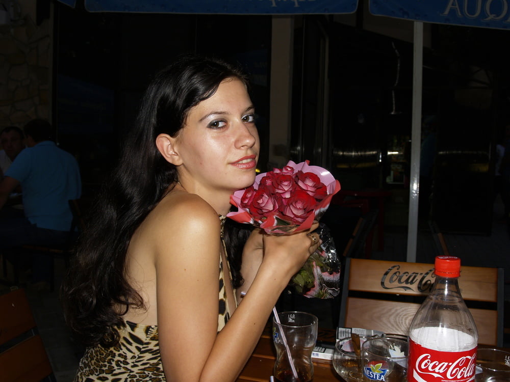 Brunette party on #101054240
