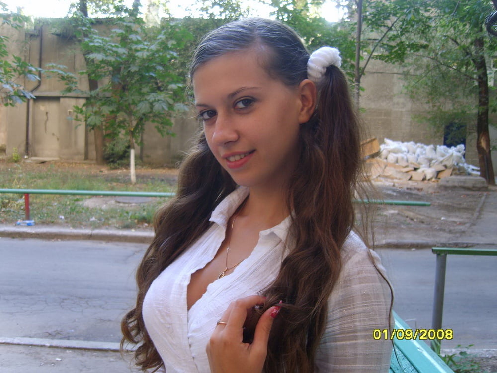 Brunette party on #101054249