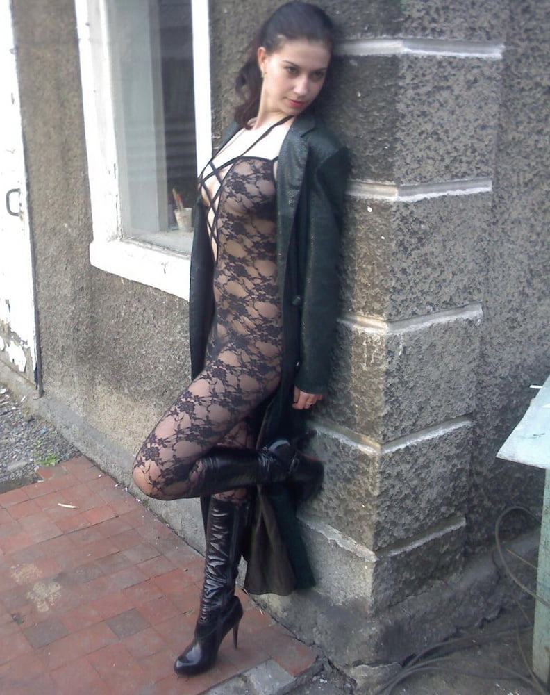 Brunette party on #101055160