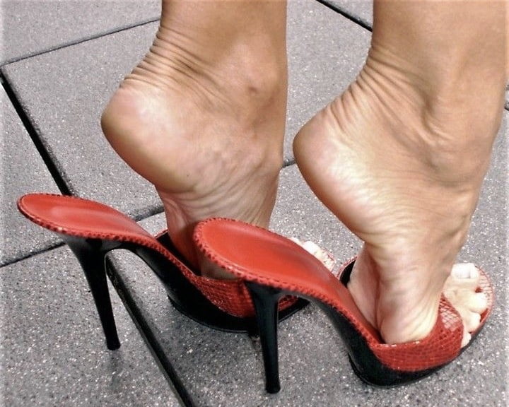 High heels fuß fetisch schuhe
 #105777933