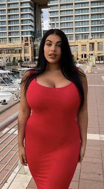 Busty Insta Beauty With Massive Boobs #90300874