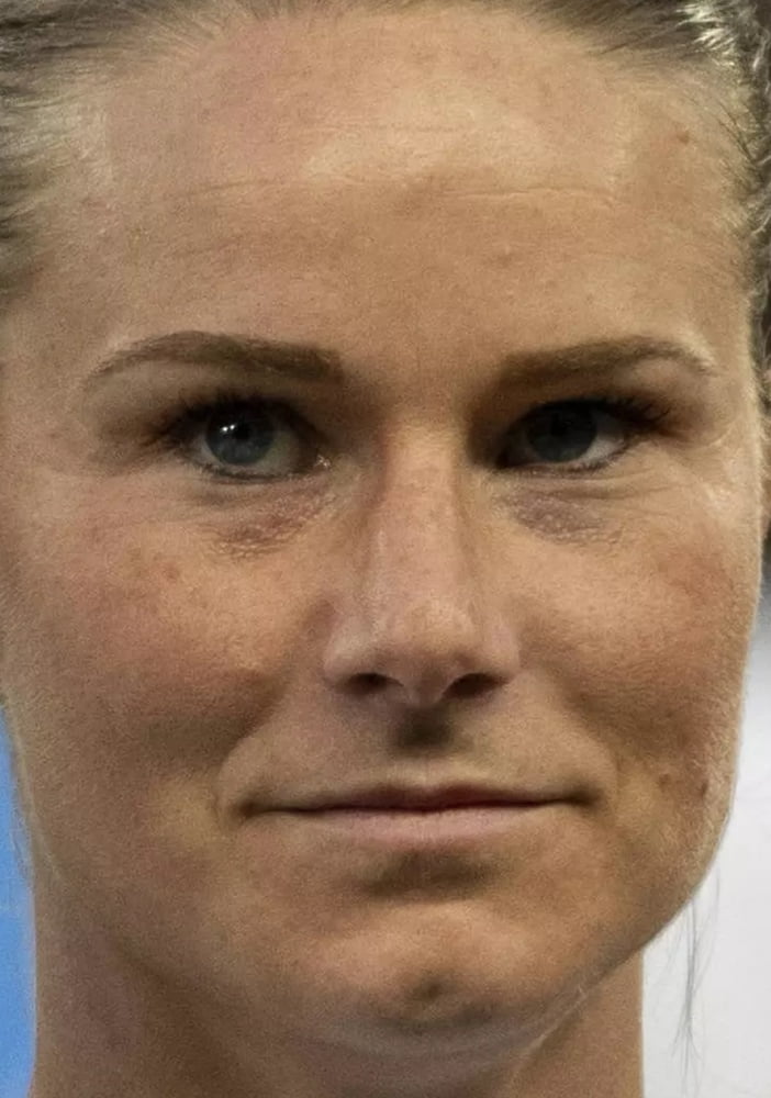 AMANDINE HENRY #90671662