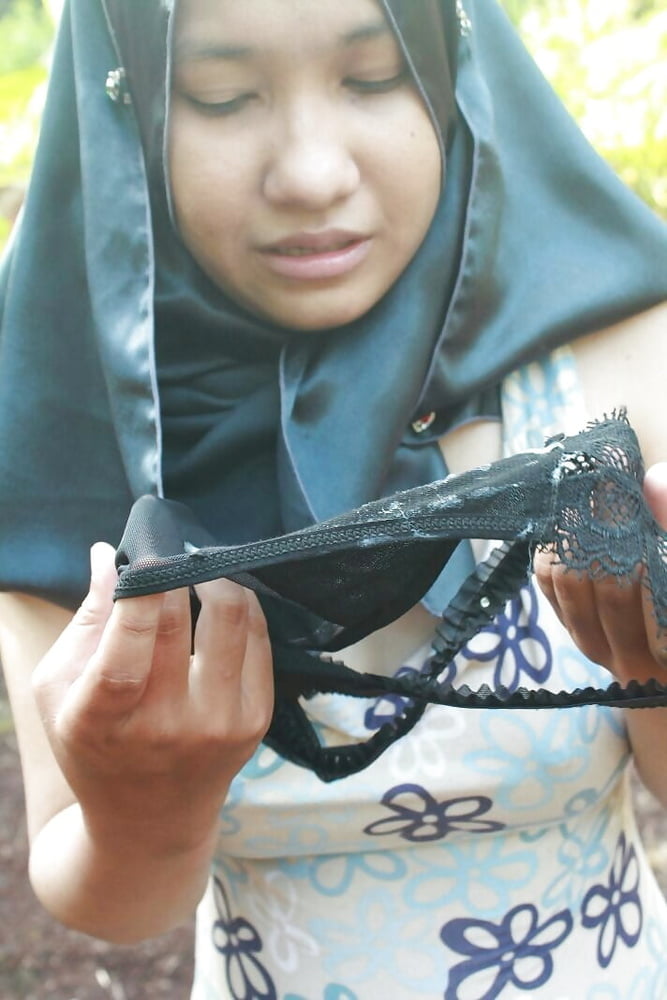 Malaysisches Hijab-Mädchen 1
 #99860823