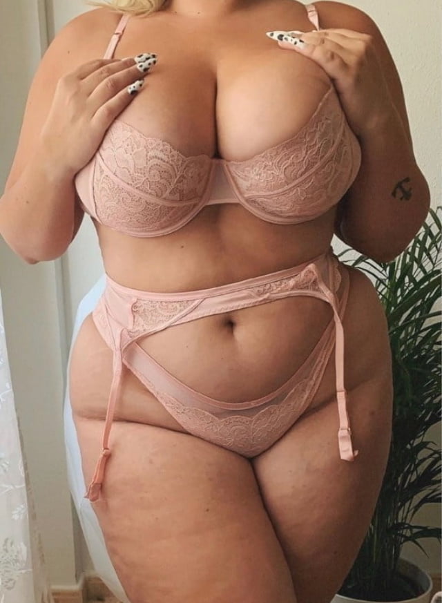 Bbws (de verdad, no abuelitas gordas y flácidas)
 #104531926