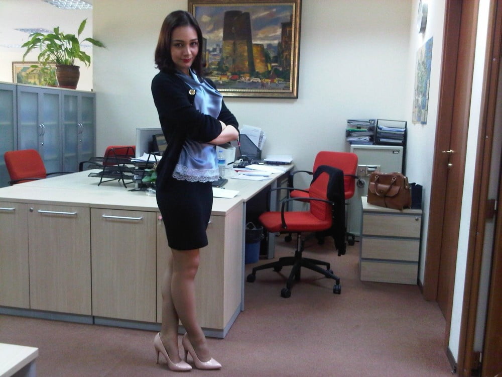 Real Russian office: legs, pantyhose, heels #90728411