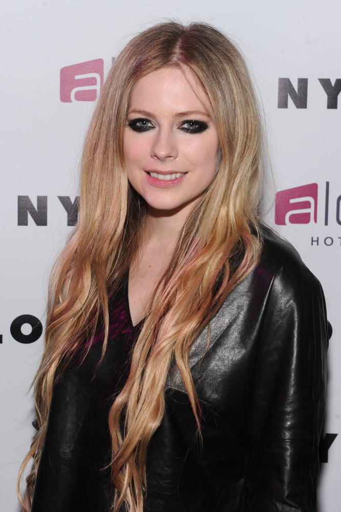 Avril #102402898