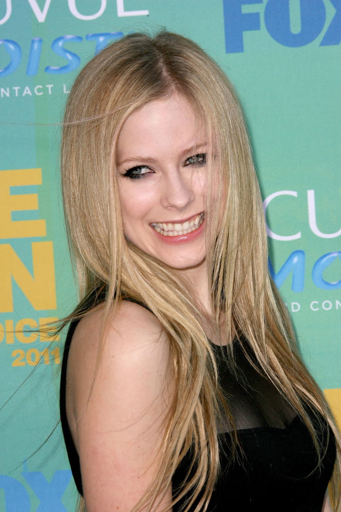 Avril
 #102403035