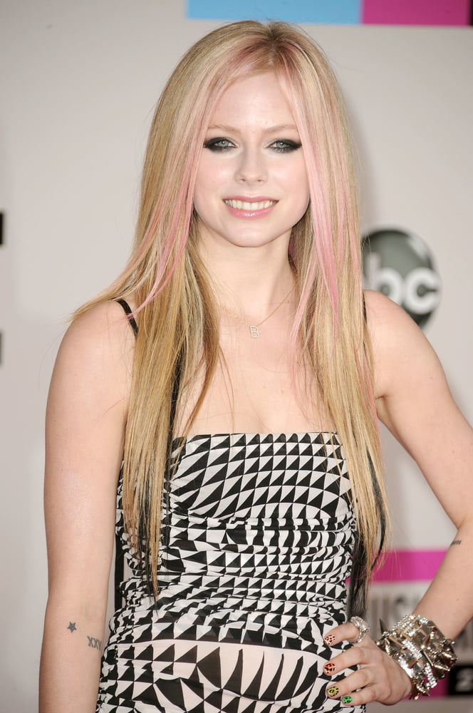 Avril #102403096