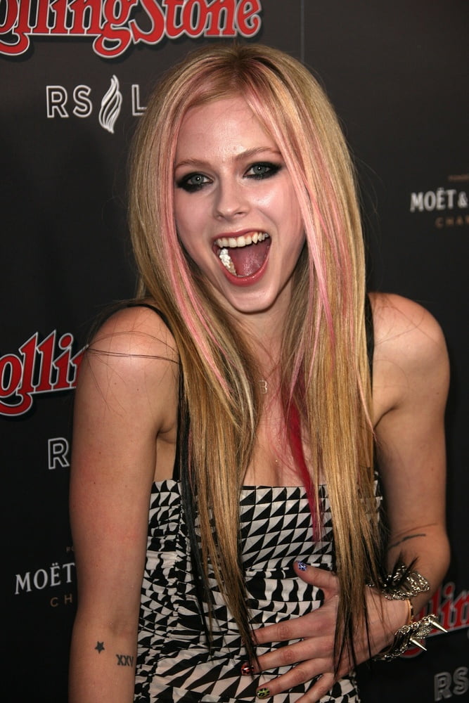 Avril
 #102403125