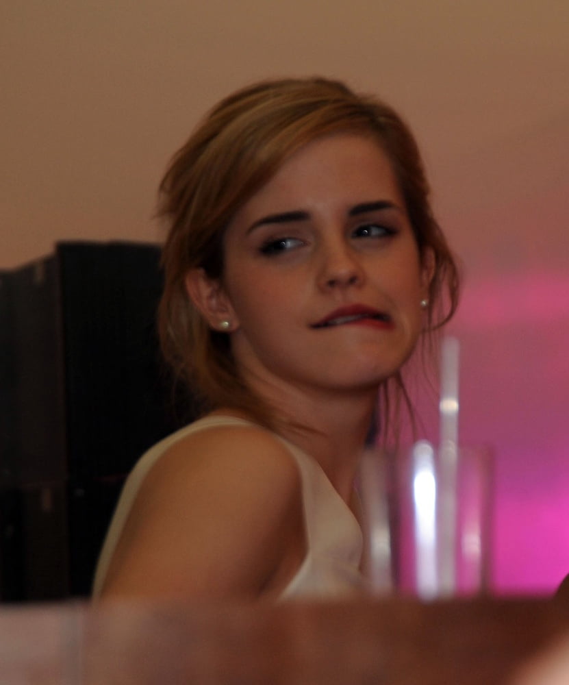 Carino & sexy emma watson
 #87592559