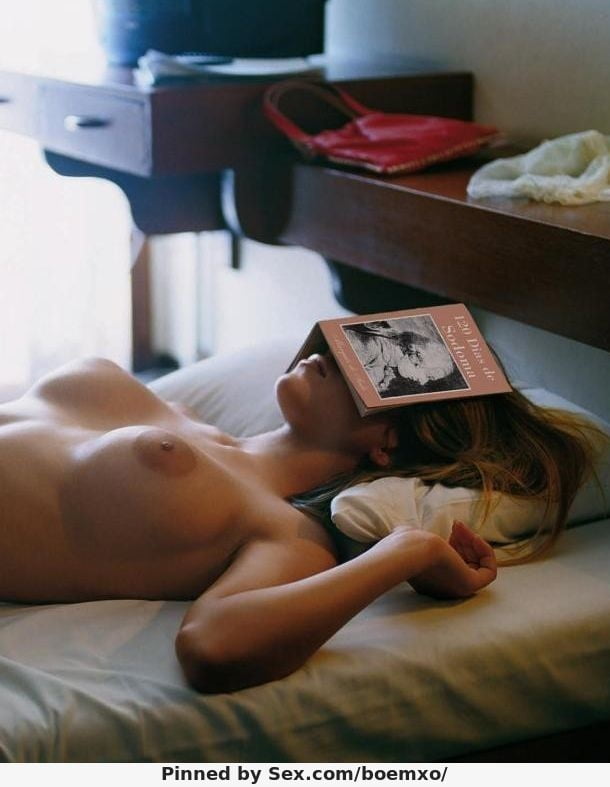 Lecture de livres (Reading books) #99725040