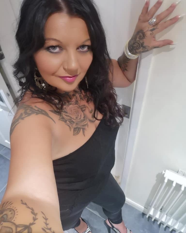 Sexy Tattooed Norfolk Brunette Milf #89258091