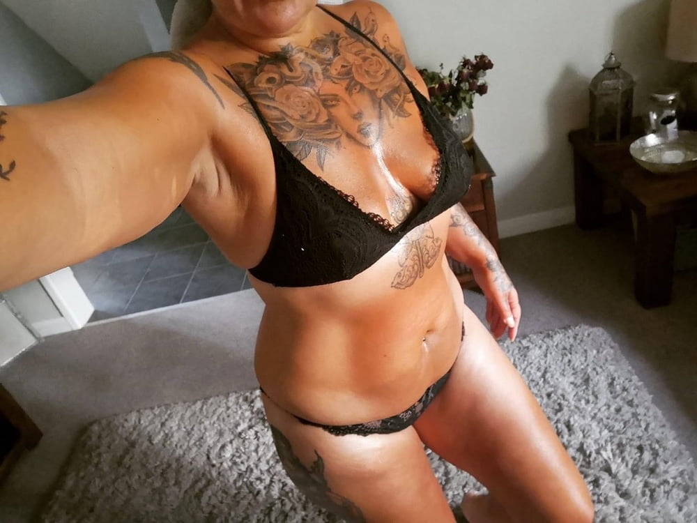 Sexy Tattooed Norfolk Brunette Milf #89258187