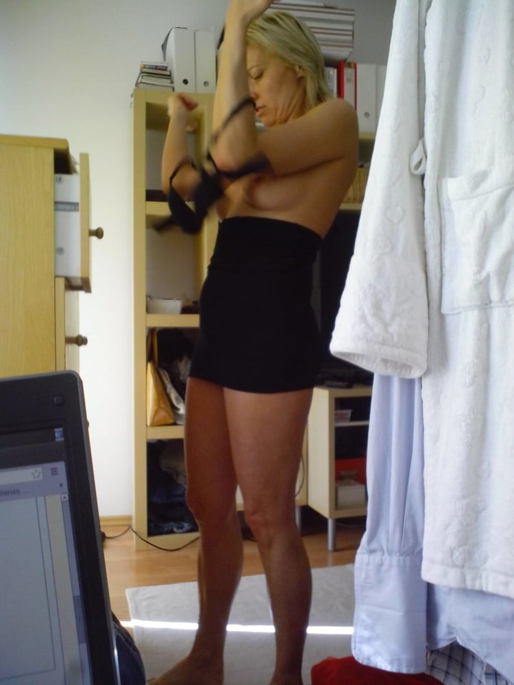 Sexy rubia esposa
 #98448717