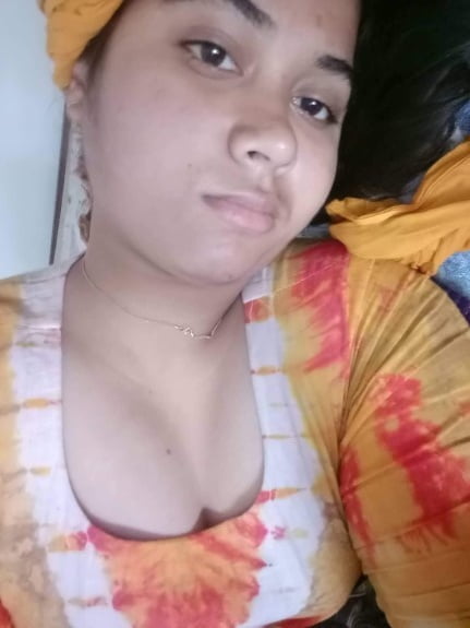 Desi girl chandni montrer son nu
 #93596743