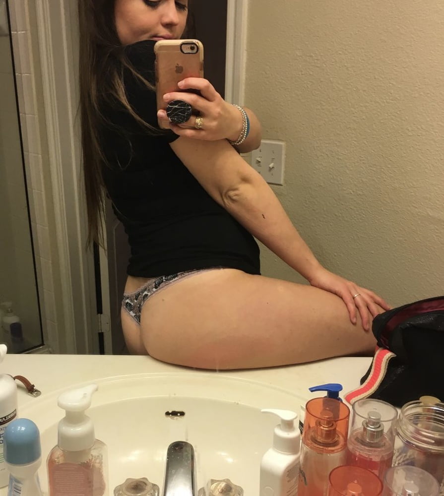 シンクの上のお尻
 #102104849