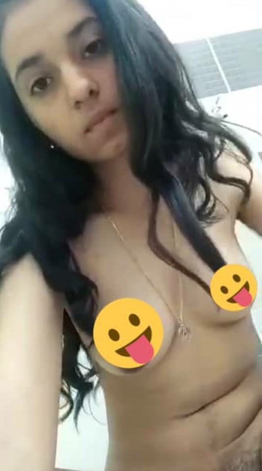 Dhacaayani malese instagram modello attrice masturbandosi
 #95434827