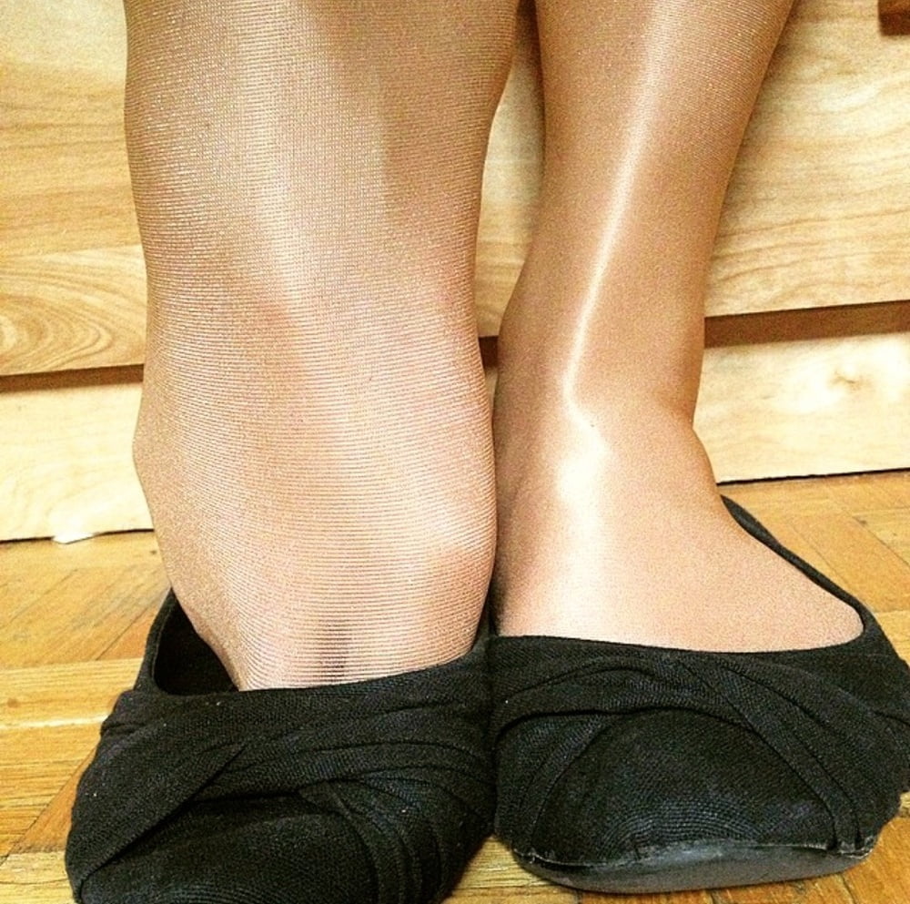 Piedi di nylon in appartamenti e ballerine
 #92512340