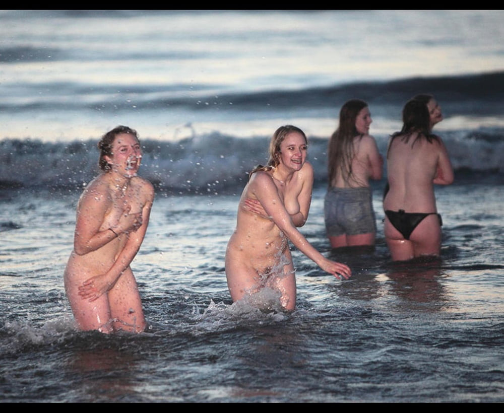 セントアンドリュースのスキニーディップ
 #92400909