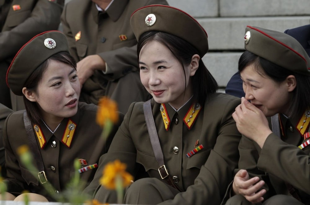 Heiße nordkoreanische Mädchen!
 #91042315