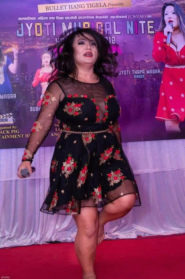 Nepali geile Sängerin heiße Pixs
 #98239121