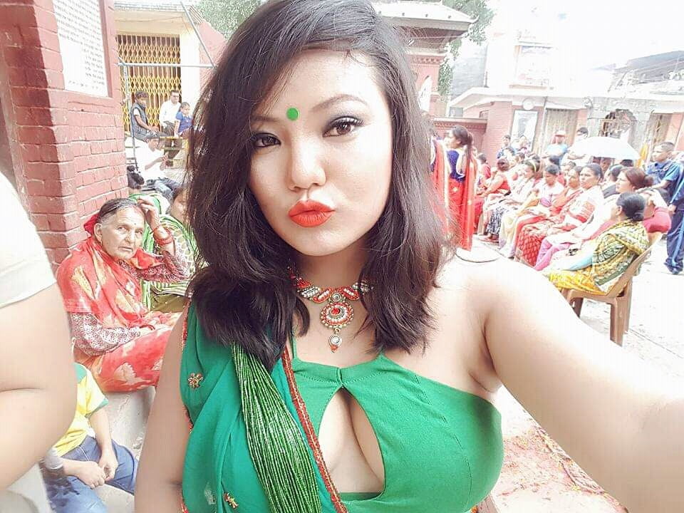 Nepali geile Sängerin heiße Pixs
 #98239170