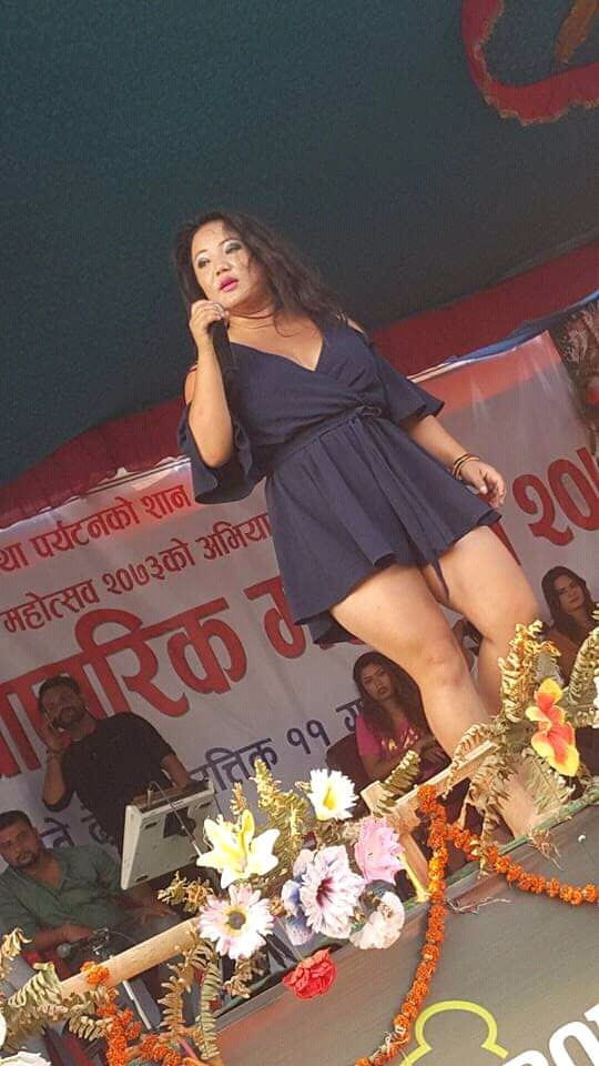 Nepali geile Sängerin heiße Pixs
 #98239193