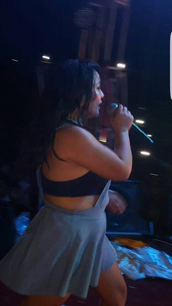 Nepali geile Sängerin heiße Pixs
 #98239210