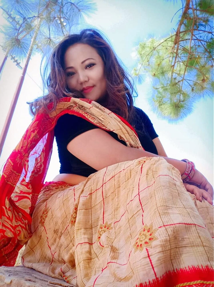 Nepali geile Sängerin heiße Pixs
 #98239238