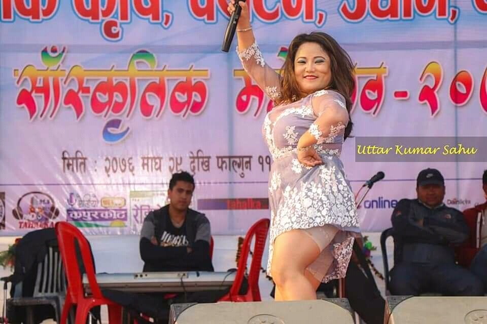 Nepali geile Sängerin heiße Pixs
 #98239243