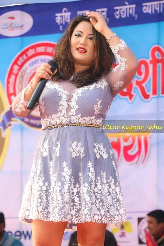 Nepali geile Sängerin heiße Pixs
 #98239245