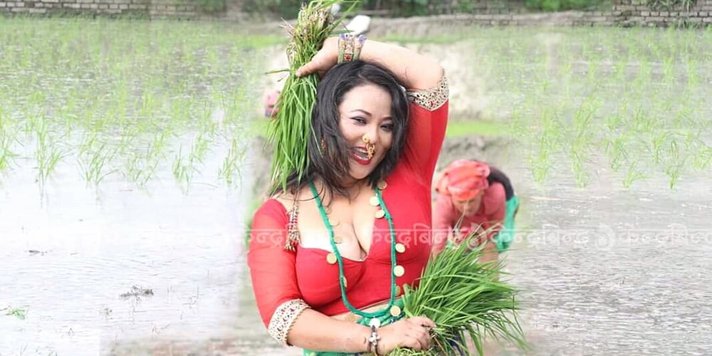 Nepali geile Sängerin heiße Pixs
 #98239278