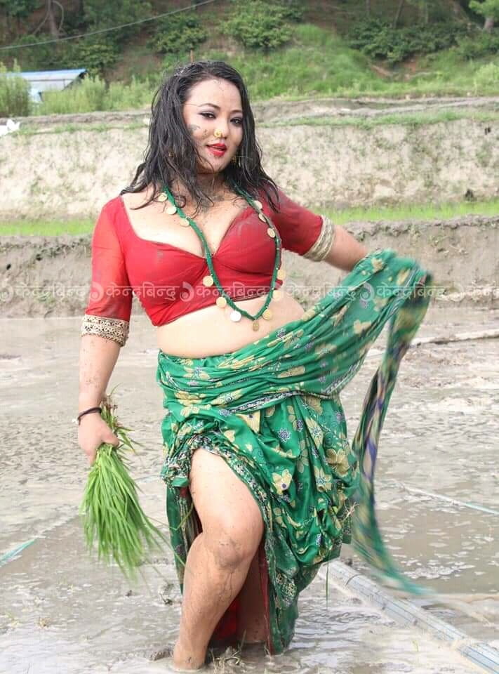 Nepali geile Sängerin heiße Pixs
 #98239281