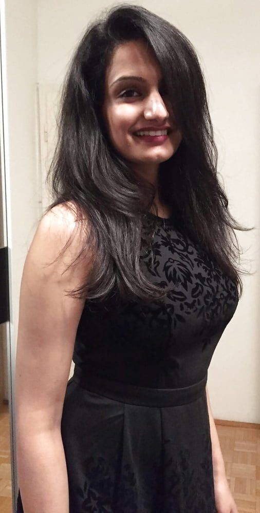 Desi webslut in need of repost and using #94782684