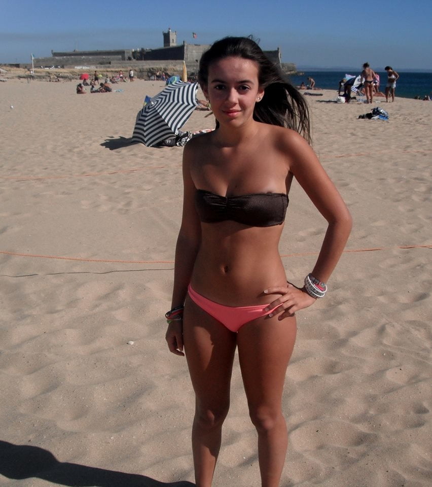 Portugués joven no desnudo
 #87403698