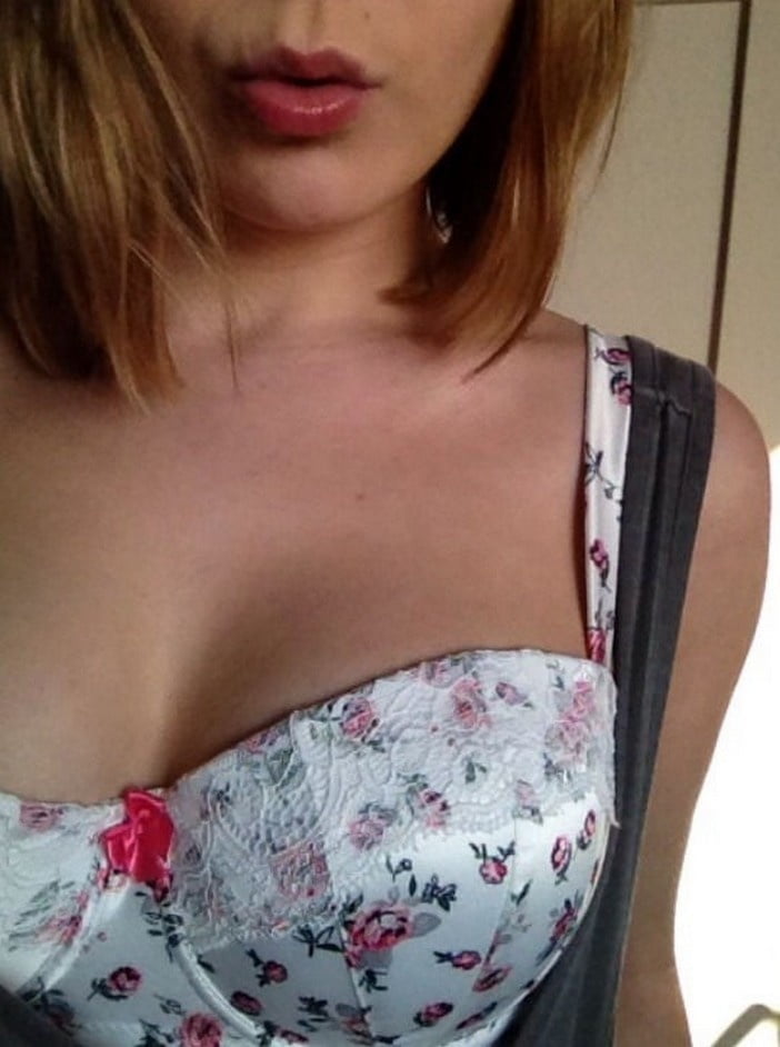 Young red shows #100207460