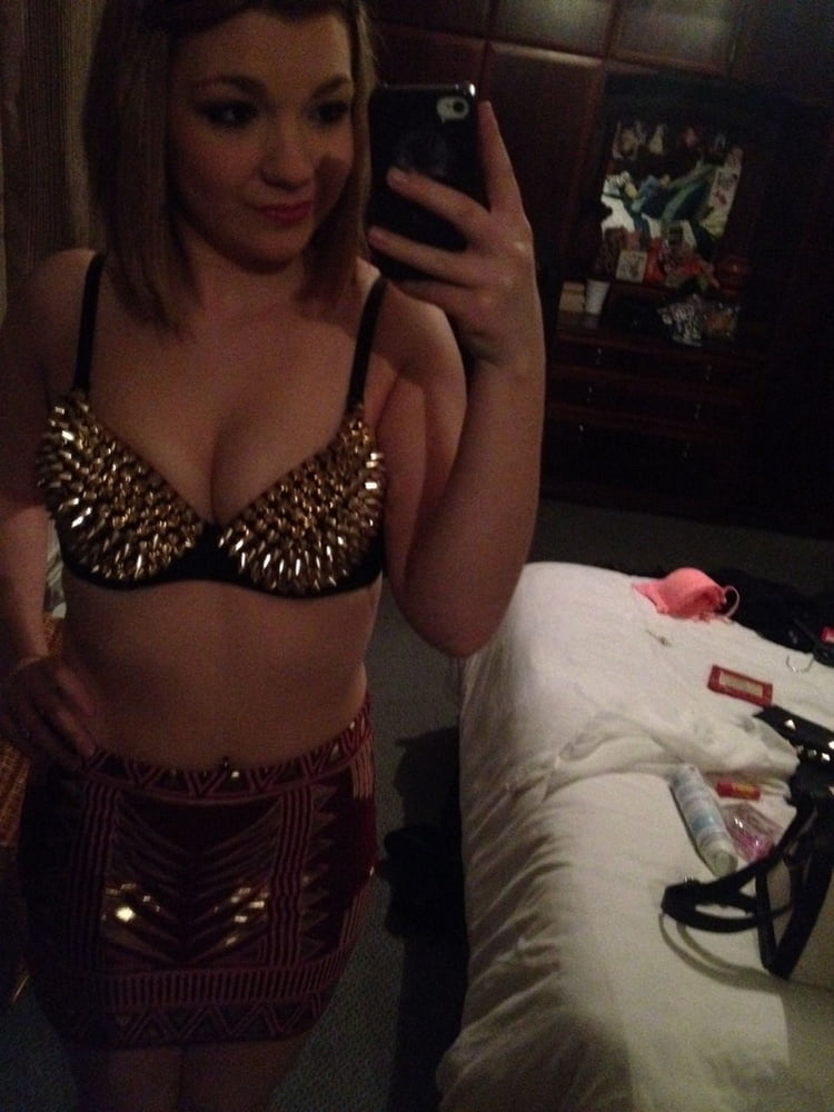 Young red shows #100207463