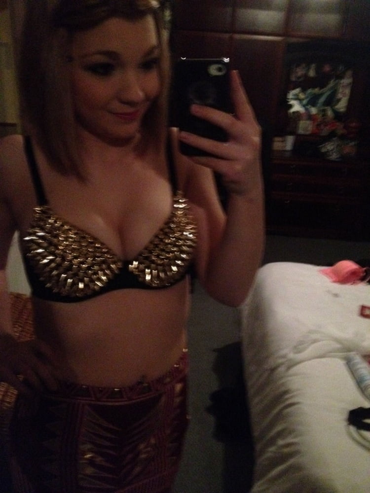 Young red shows #100207466