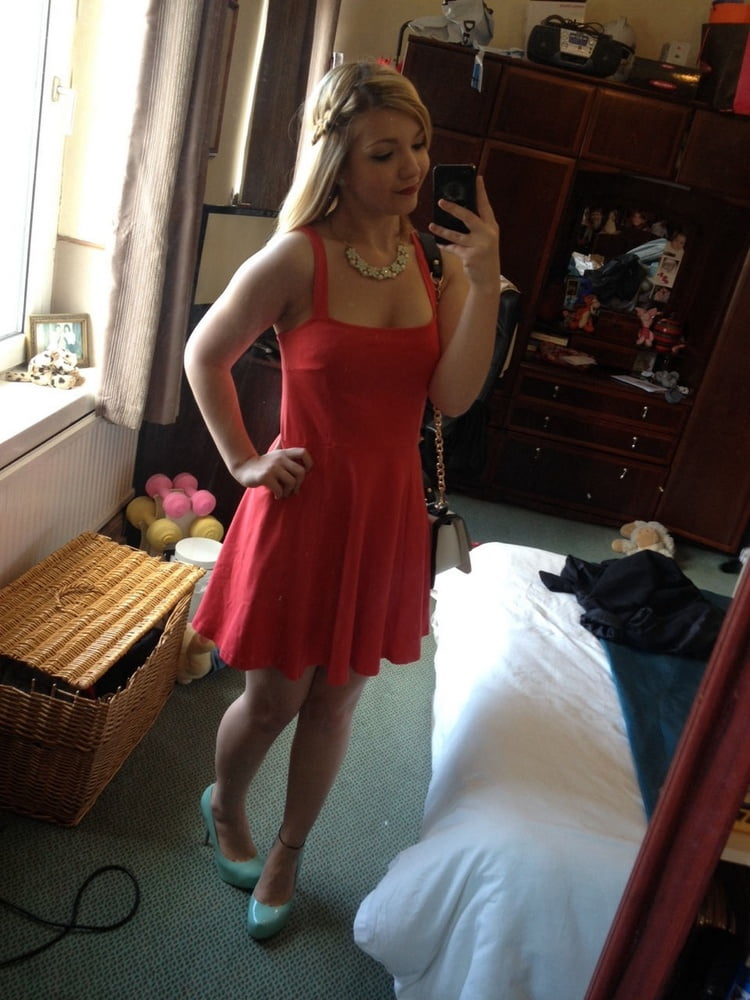 Young red shows #100208378