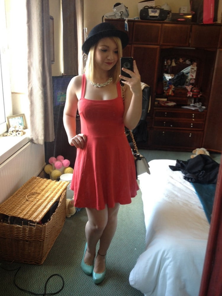Young red shows #100208379