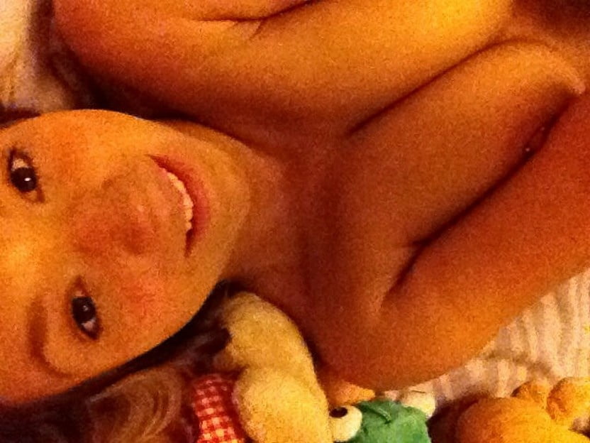 Young red shows #100208525
