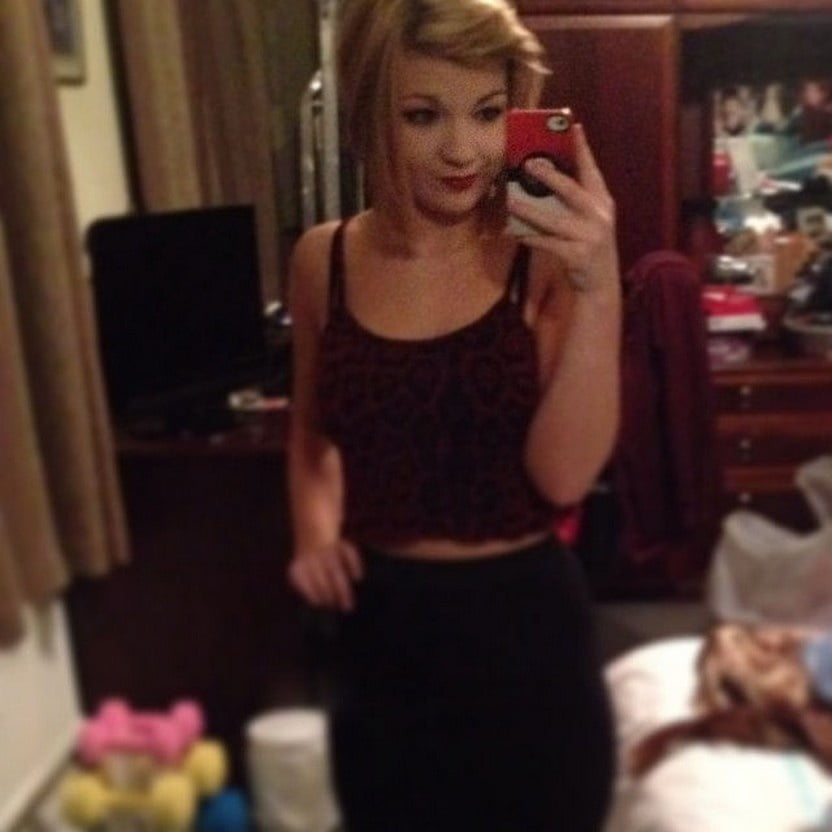 Young red shows #100208832