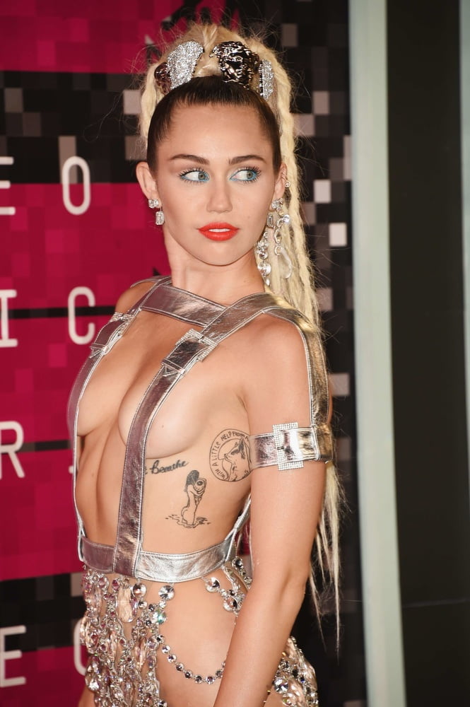 Miley cyrus desnuda
 #91486643